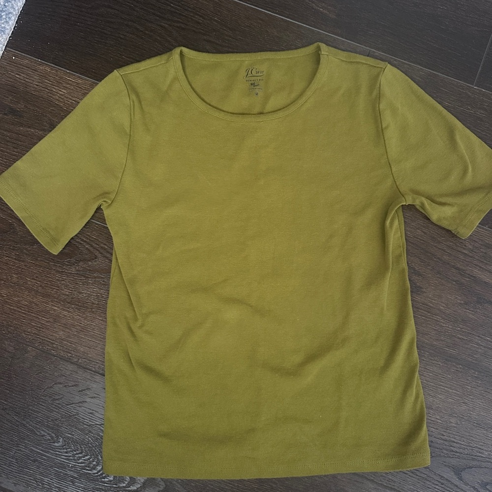 NWOT J. Crew Slim Perfect-Fit Elbow T-Shirt in Bronzed Olive colorway